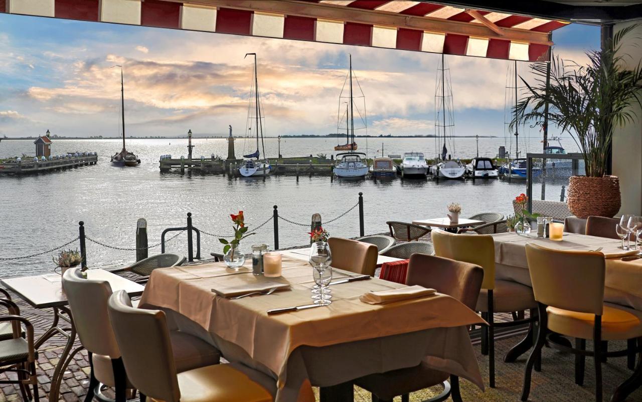 Hotel Cafe Restaurant Van Den Hogen Volendam Exterior foto