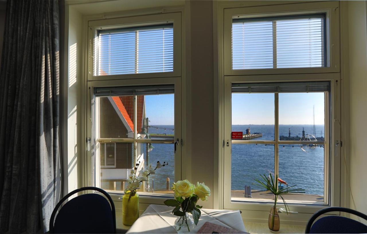 Hotel Cafe Restaurant Van Den Hogen Volendam Exterior foto